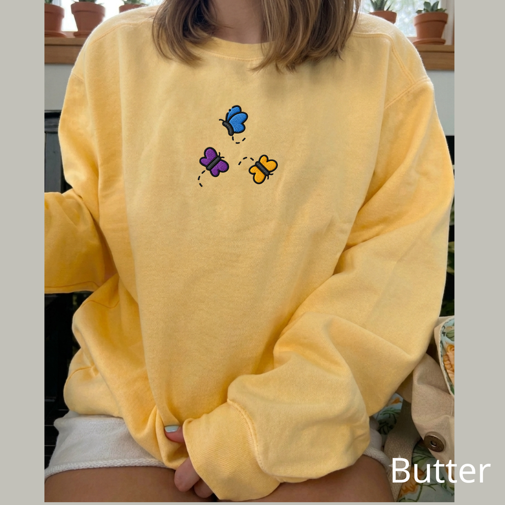 Embroidered Butterfly Crewneck Sweatshirt – Cute Aesthetic Oversized Pullover, Machine Embroidered Butterfly Design